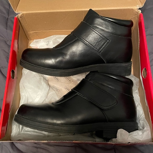 Men's Black Leather Shoes - Picture 2 of 8